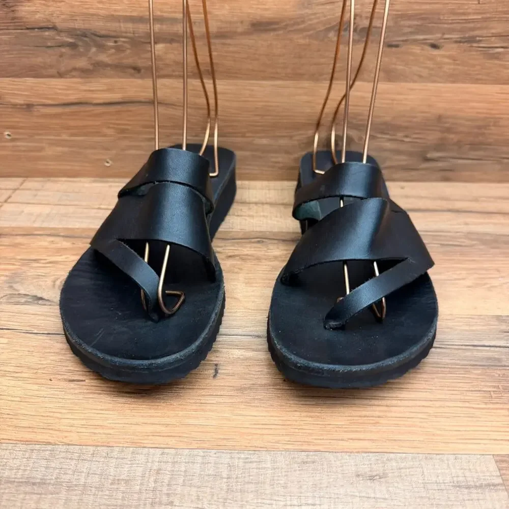 LL Bean women size 7.5 Strap Sandal Black leather shoes